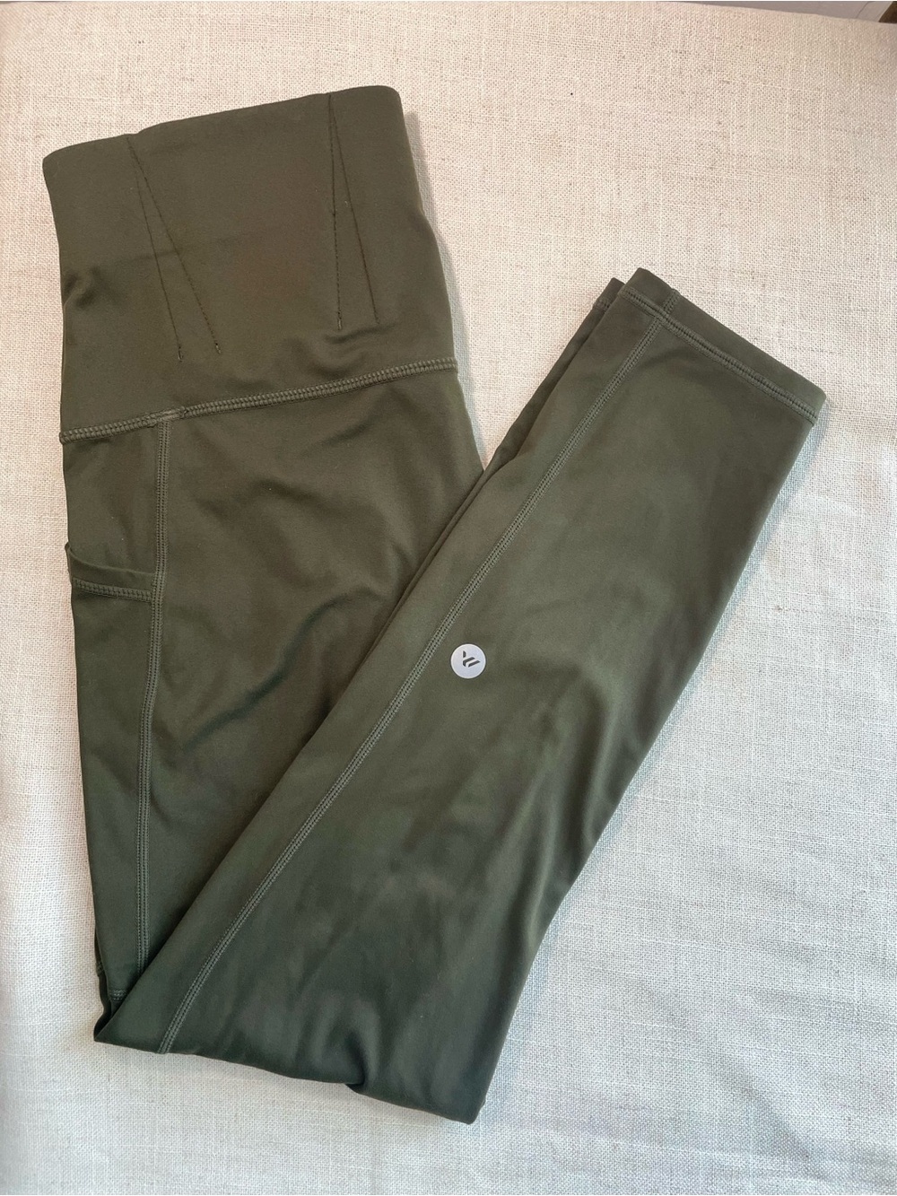 Alexo Conceal Carry 3/4 Leggings in army Green size Medium - Picture 5 of 5